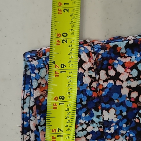 Kim Rogers Colorful Abstract Patterned Pullon Capris size 18W - Picture 7 of 9